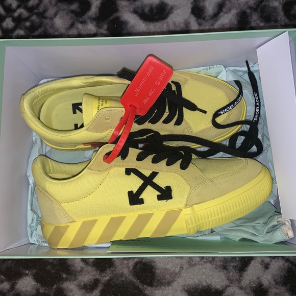 Off-White Shoes - OFF - WHITE vulc low yellow canvas FW19